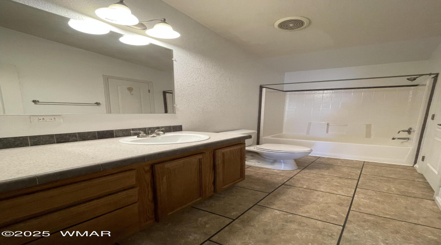 121 W. 10th, Eagar