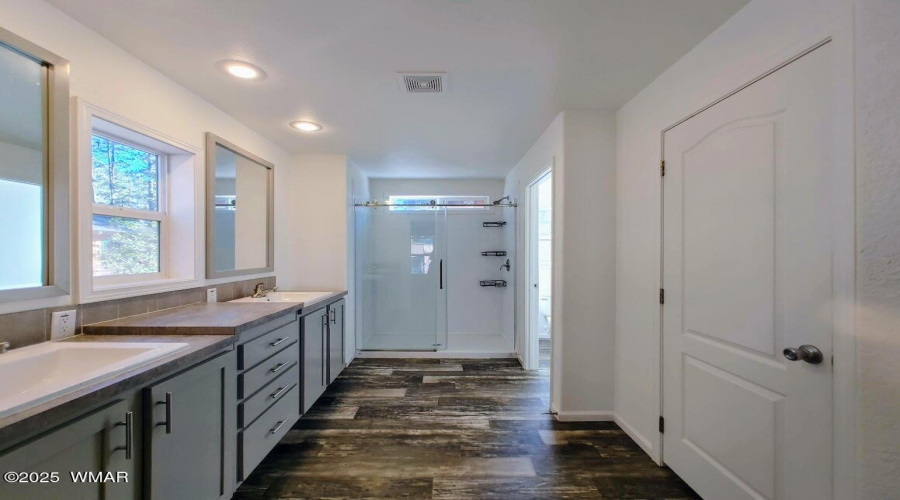 Primary Batroom