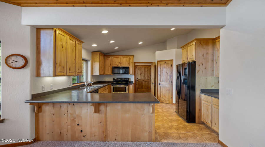 Kitchen/Breakfast Bar