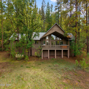 1814 E Elk Ln