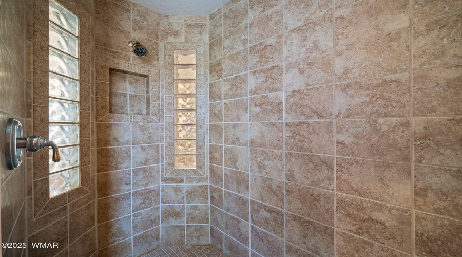 Primary En Suite Walk-in Shower