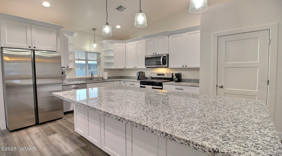 Kitchen with large island