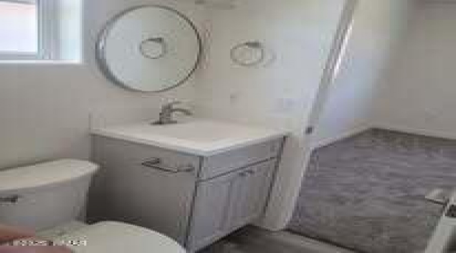 hillview master bath