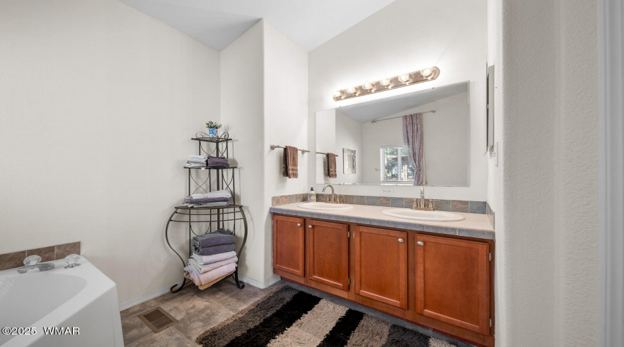 Dual Vanity in Primary Bath