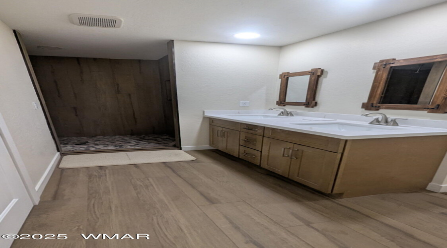 Updated Primary Ensuite