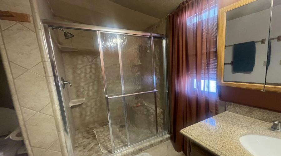 3/4 bath tile shower