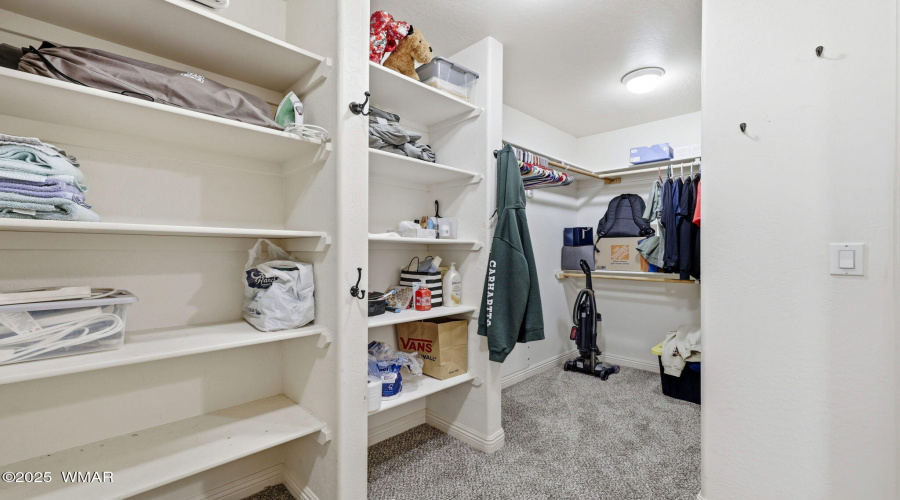 Primary En Suite Walk-in Closet