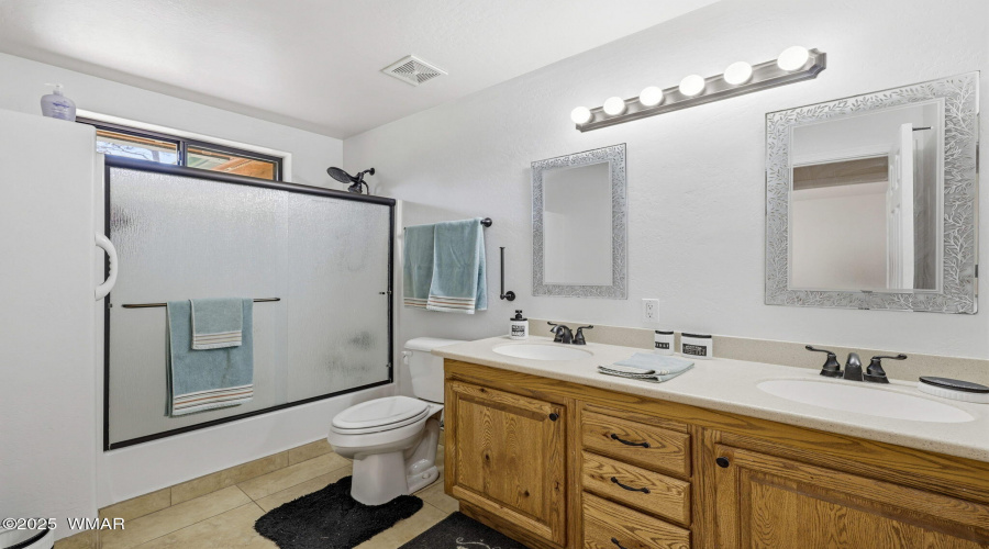 Shared Bathroom - Dual Sinks