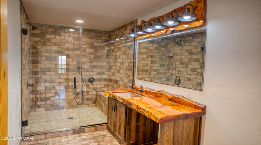 Conf Center Private Bthrm