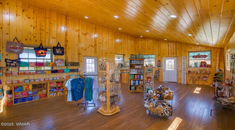 Virtually Staged Store