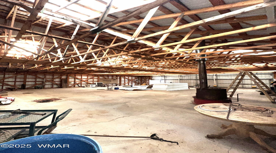 2600 sq ft Hanger/Shop